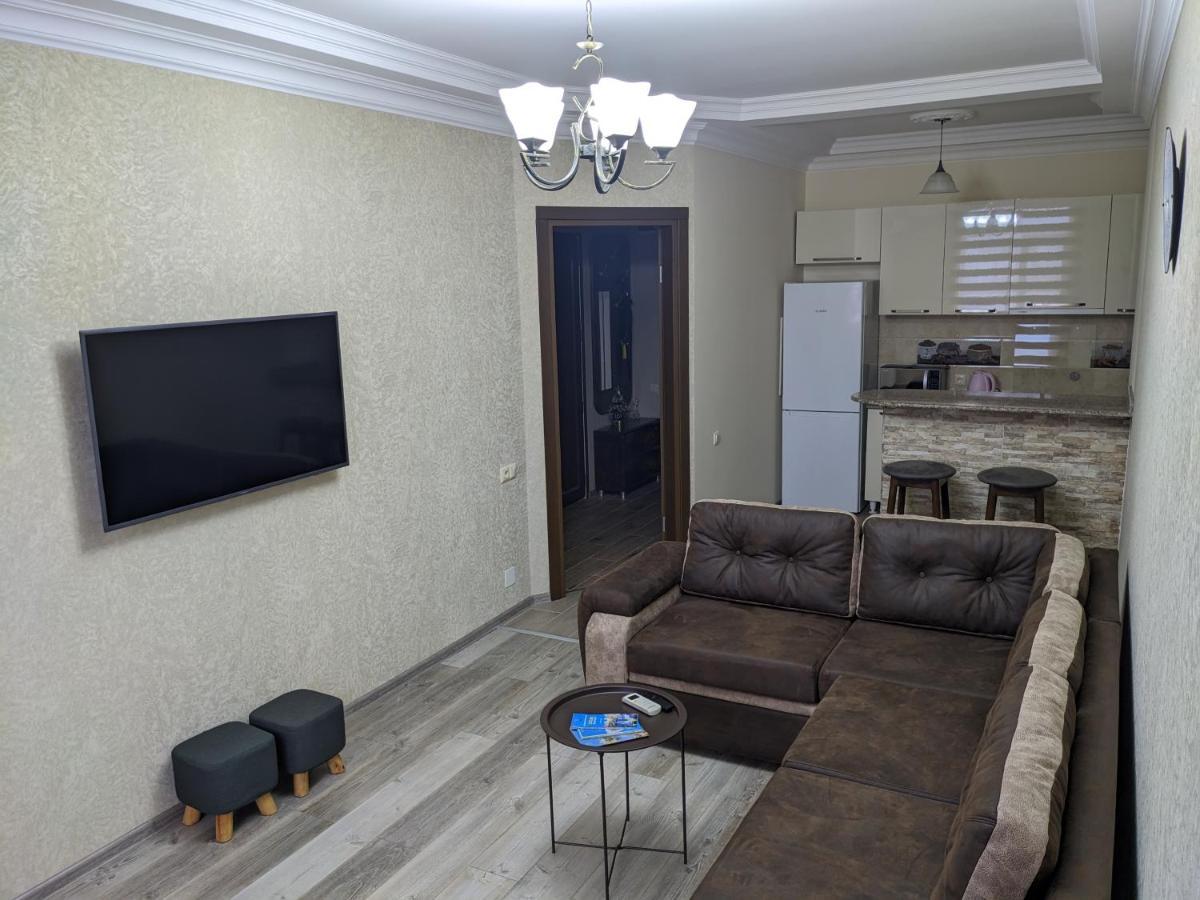 Berapartment With Mountain View Batumi Ngoại thất bức ảnh